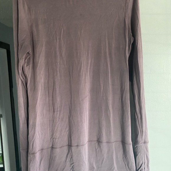 Lululemon Rule The Day Long Sleeve - Picture 3 of 4